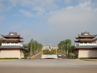 仙葫校区主校门