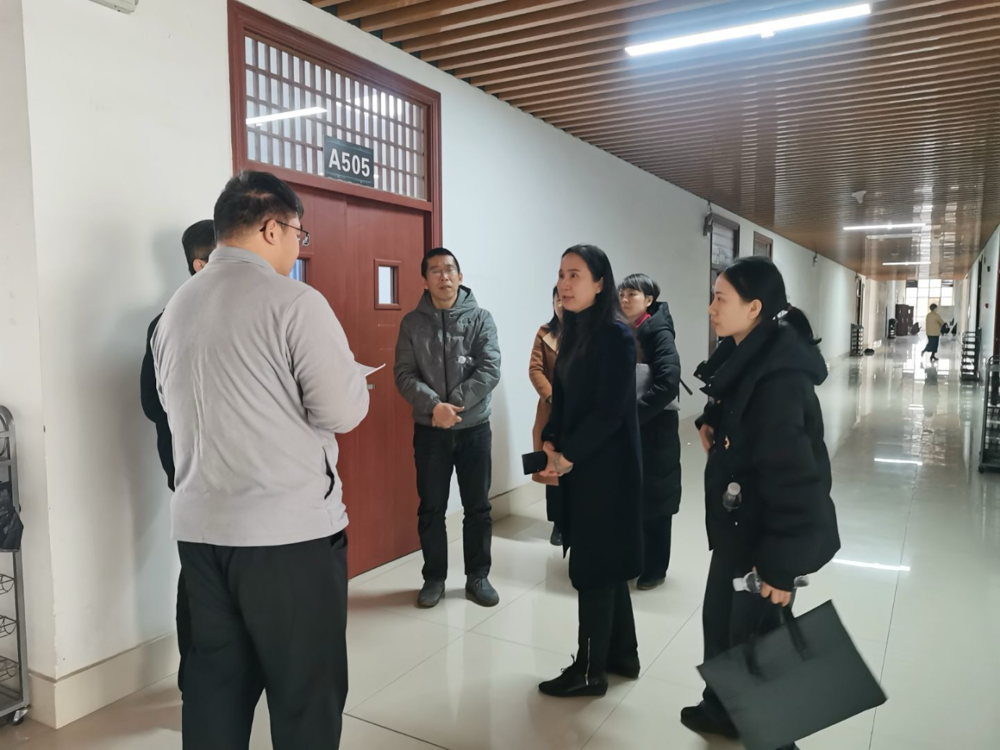 课后校院双方就地交流