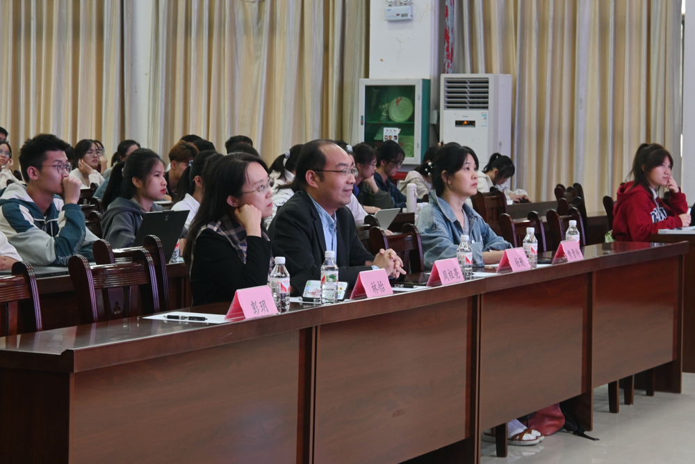 国学大赛担任评委