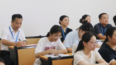 学校领导新学期第一周开展随堂听课活动