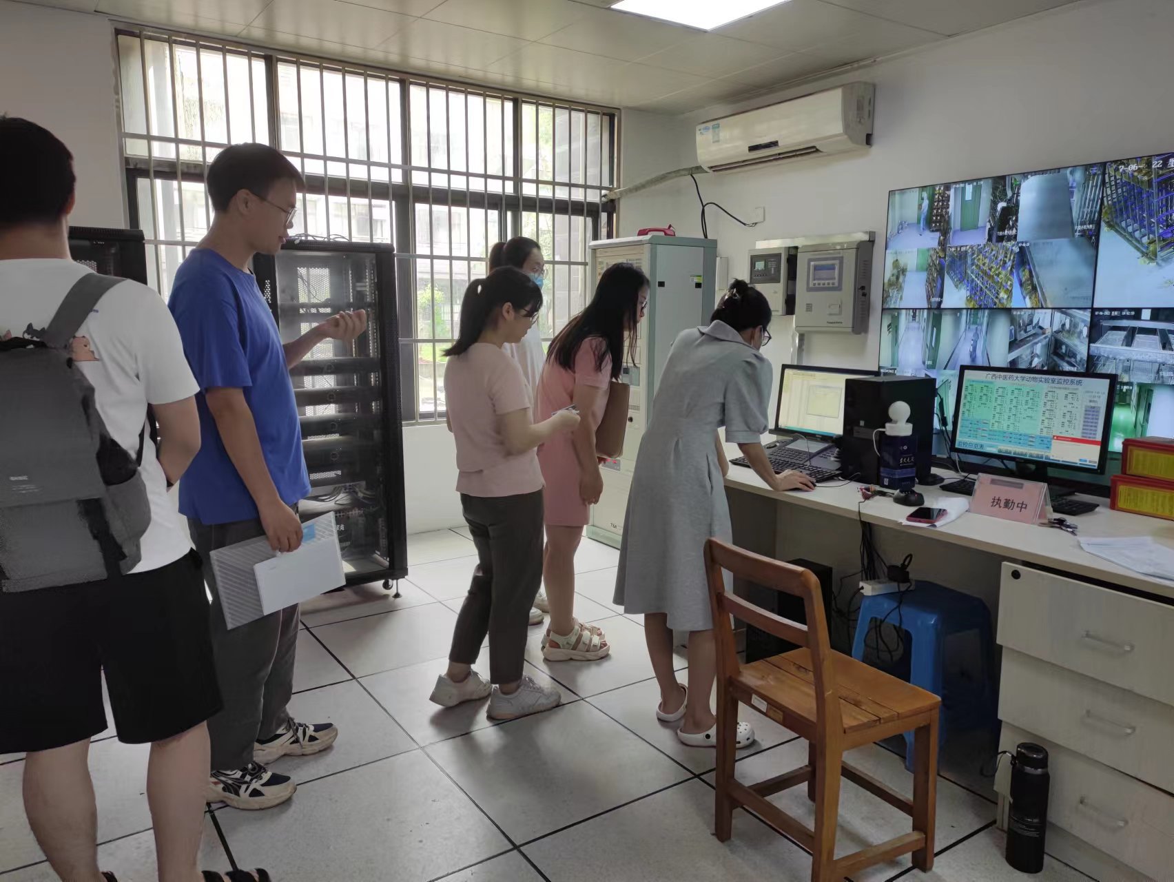 E2BE8F80F0214DAE06C2B1B5BBA83EAB