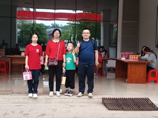 “童心庆六一，健步共成长”教职工亲子健步走