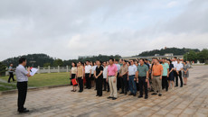 以学正风 Beat365在新建成的竹园廉洁文化长廊开展廉洁文化现场教学