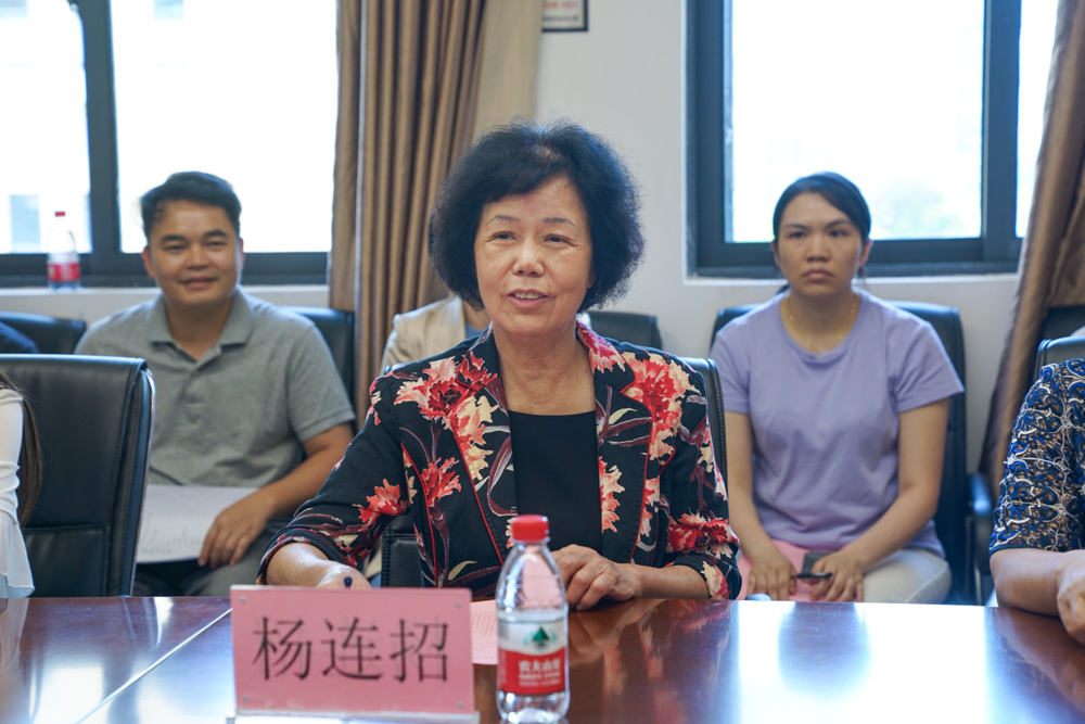 杨连招指导工作