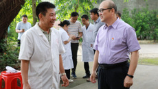 附属国际壮医医院组织医务志愿者到南晓镇南晓社区卫生室送健康