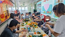 指尖妙悦动，巧手递温情——一附院社工开展进病房专业小组活动