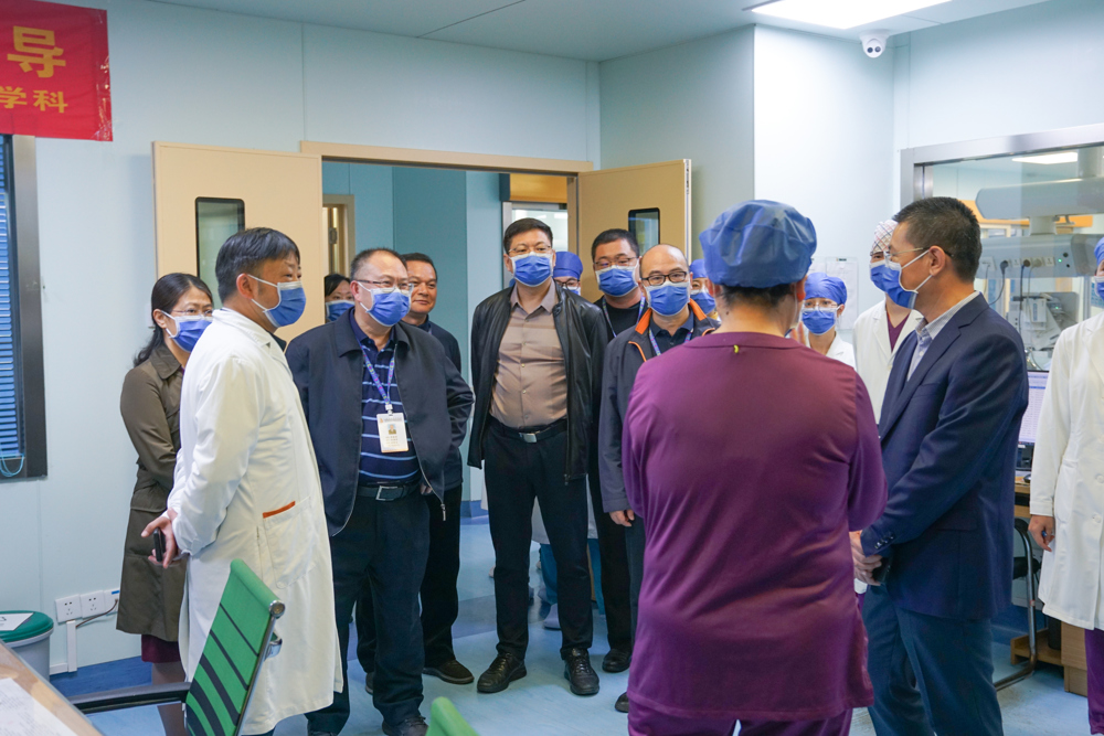 院领导走访重症医学科