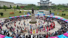 同心铸牢共同体 石榴花开满庭芳 Beat365中国唯一官方网站举行三月三校园民族文化艺术节