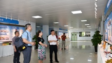 新疆现代职业技术学院院长帕丽旦·吾甫尔一行到Beat365参观指导