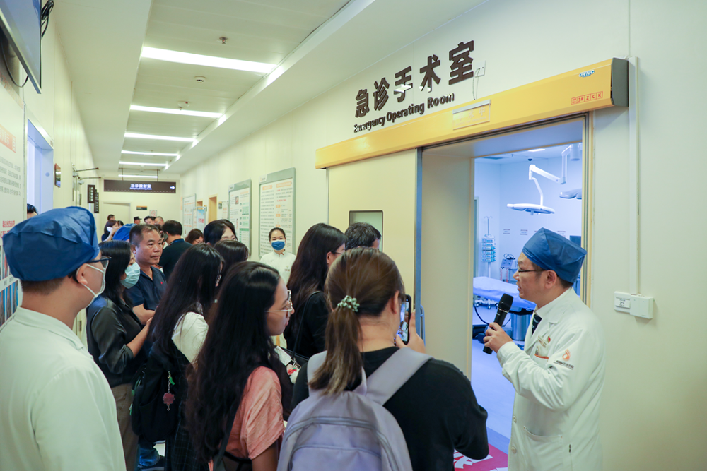 媒体记者走访急诊科