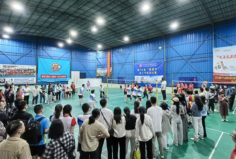 1决赛现场.jpg 1决赛现场.jpg