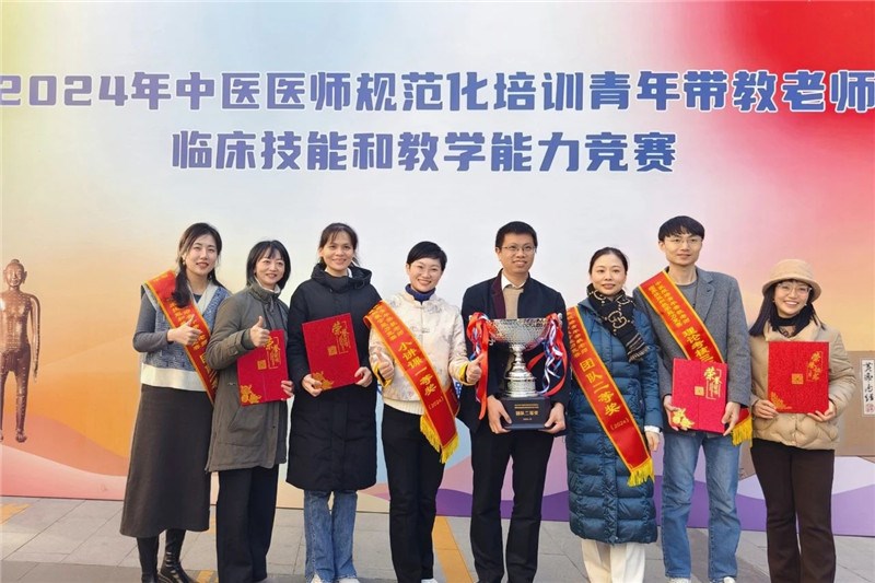 我院参赛队员及培训老师