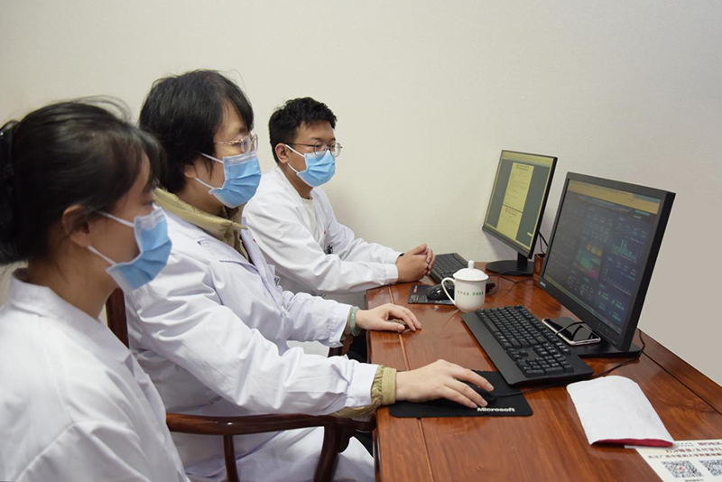 医院院长唐红珍应用DeepSeek智能AI优化门诊及带教工作 医院院长唐红珍应用DeepSeek智能AI优化门诊及带教工作