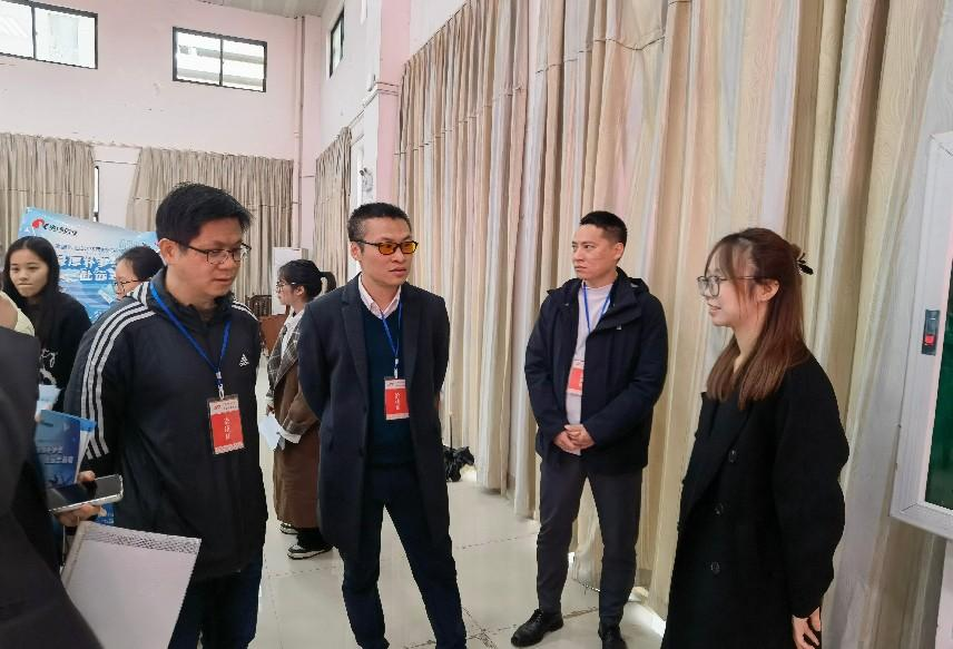 ▲宋南到场指导毕业生就业