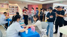 附属瑞康医院院长唐红珍带队到自治区财政厅开展“中医药文化服务进机关”活动