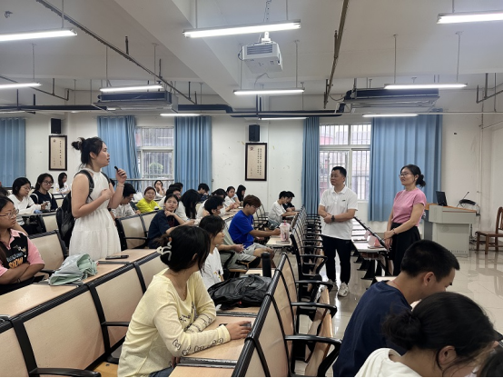 ▲学生建言献策