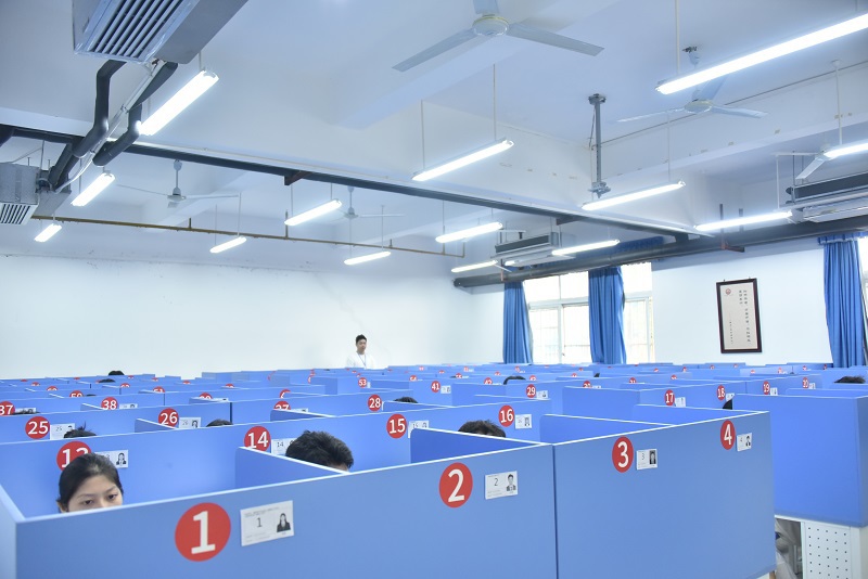 ▲理论考试现场