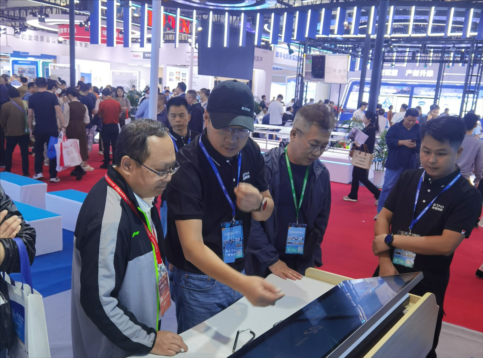 杨仕权在博览会 杨仕权在博览会