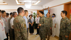 广西军区少将政治委员熊鸣到附属国际壮医医院指导征兵体检工作