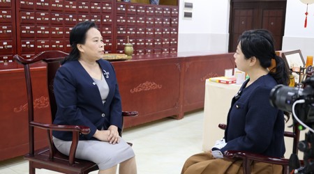 【新华网】Beat365中国唯一官方网站教授卢汝梅谈中药学学科建设：立足中医药民族医药特色 实现新突破