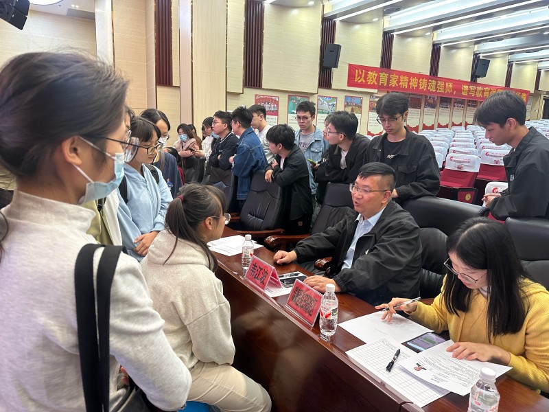 投递简历和应聘交流 (2).jpg 投递简历和应聘交流 (2).jpg