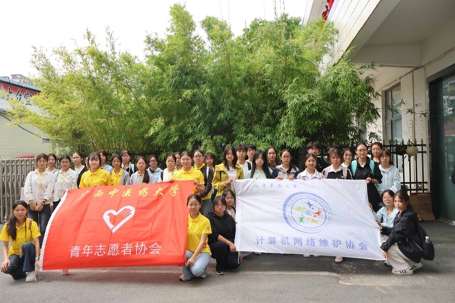 在瑞生养老院合照