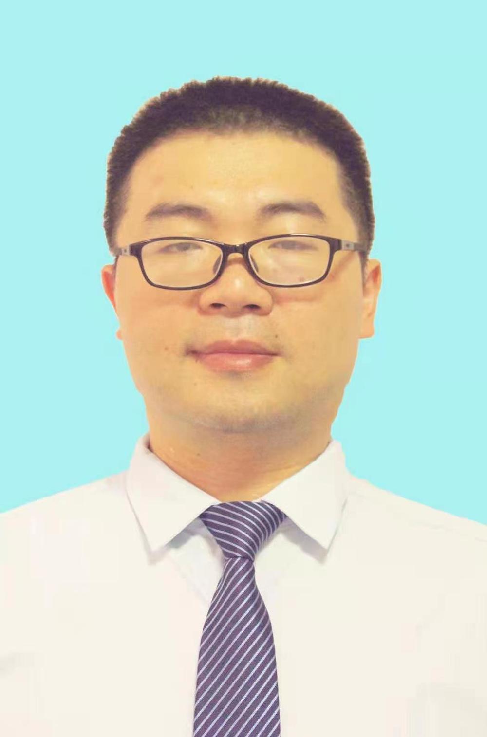 伍业雄硕导照片