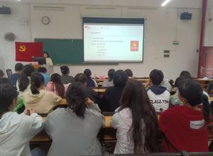 药学院食品学生党支部开展“讲述家风好故事，营造清廉桂中医”主题党日活动