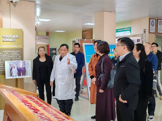 3AB6A325DA1AF1B24B3ABD8D3BA7C127